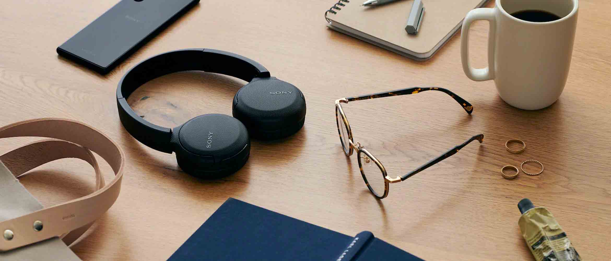 On-Ear Headphones  With On-Ear headphones, the ear pads rest on the ear, but a soft surface will not cause your ears to ache. The ears are not completely closed off, which means that environmental sounds can still be heard slightly.