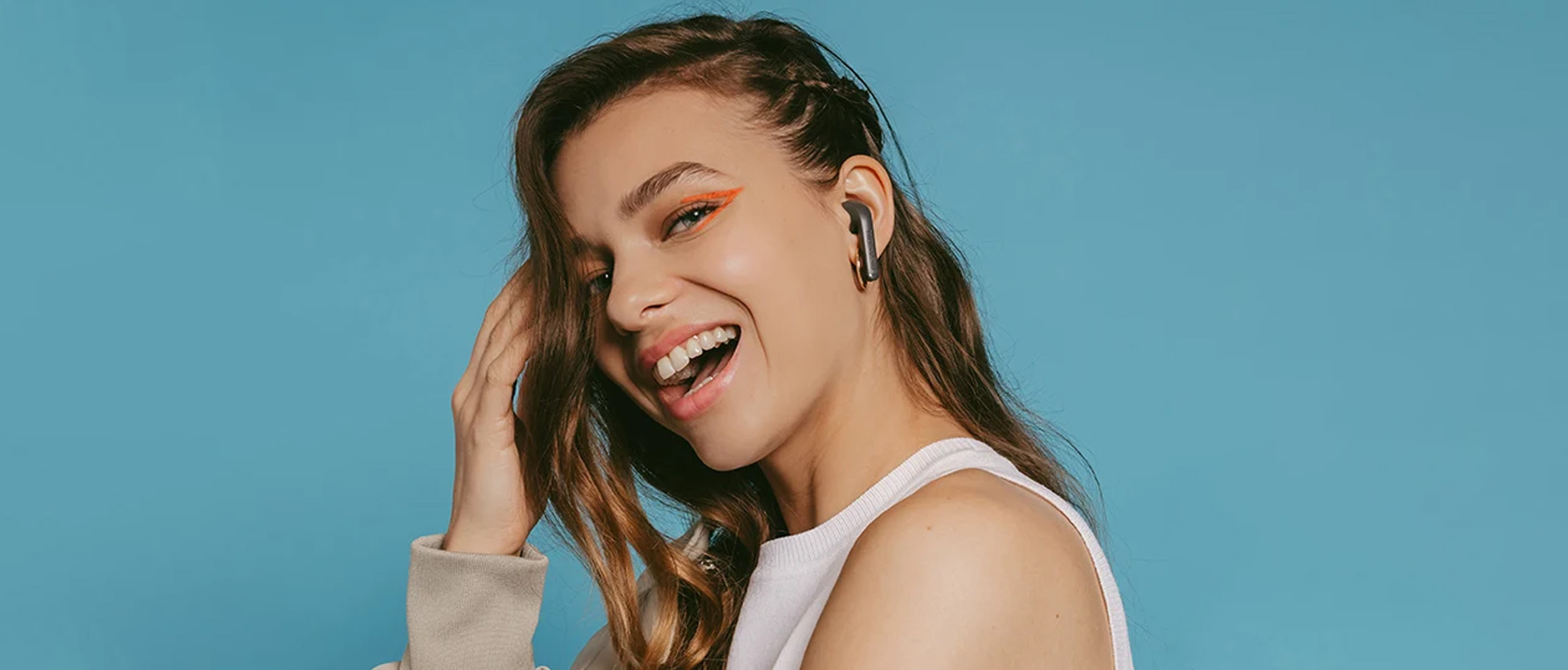 Earbuds  Earbuds are wireless earphones that connect to your phone via bluetooth. The earbuds charge automatically in the supplied case, so you can enjoy your favourite music or podcast on the go for hours!