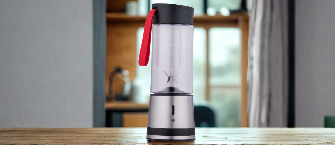 Alpina smoothie maker on table