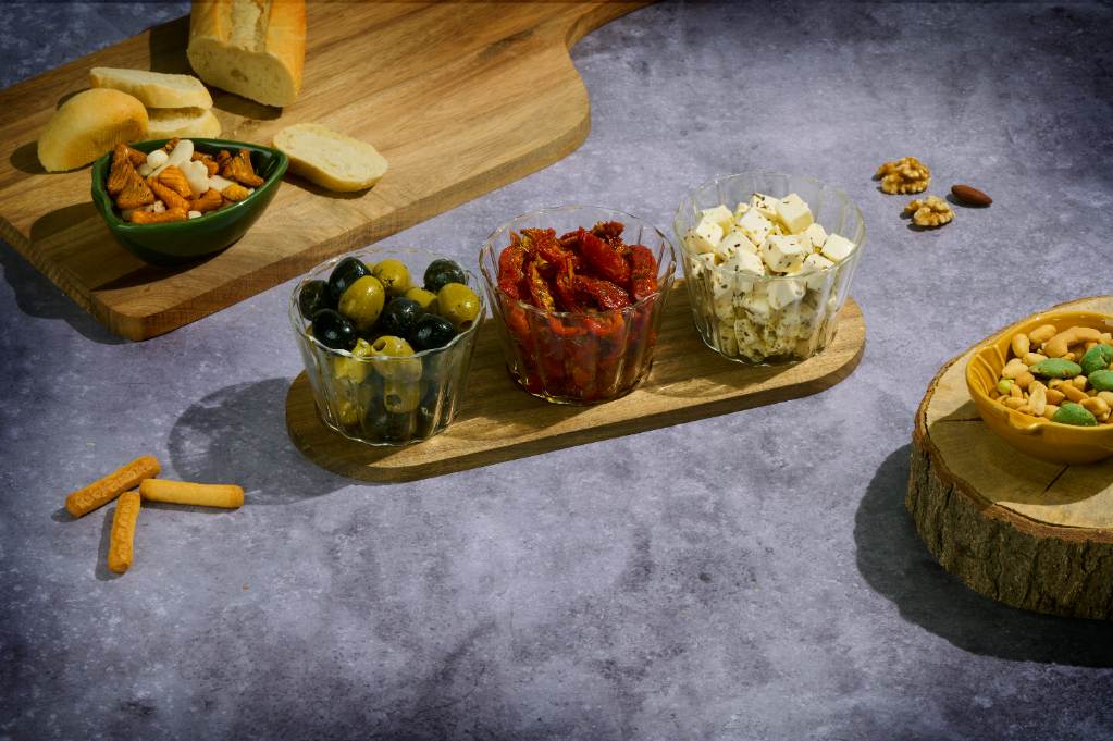 ALPINA Snack Serving Tray 31x10.5x6cm with tapas.jpg