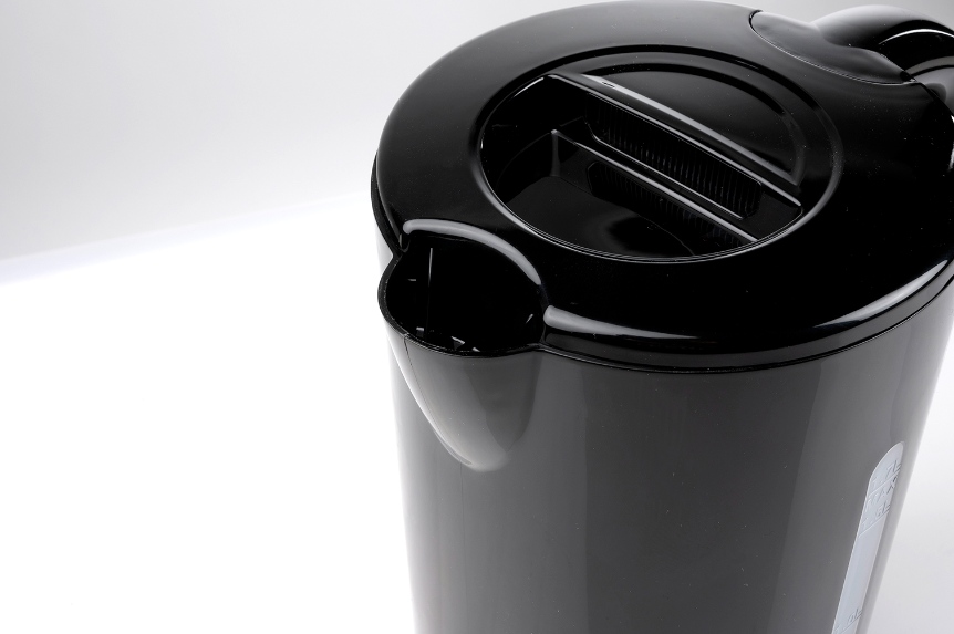 ALPINA Water Kettle 1.7L 2200W black top view.jpg