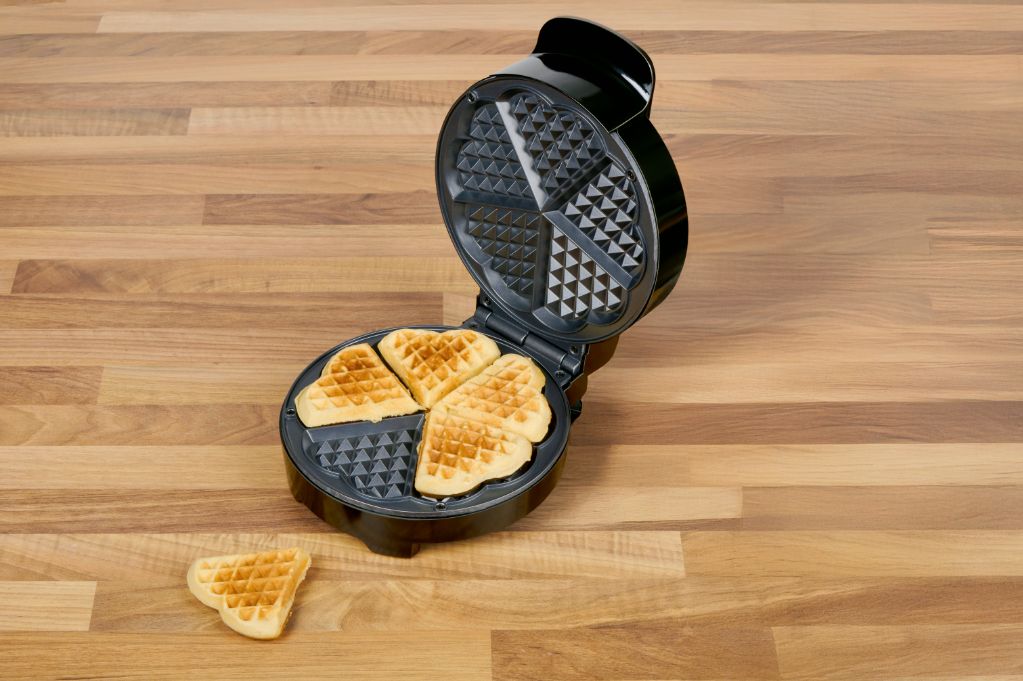 ALPINA Heart Shaped Waffle Maker 1000W black on table.jpg